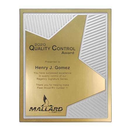 CD959G - Grooved Brilliance Plaque, Gold